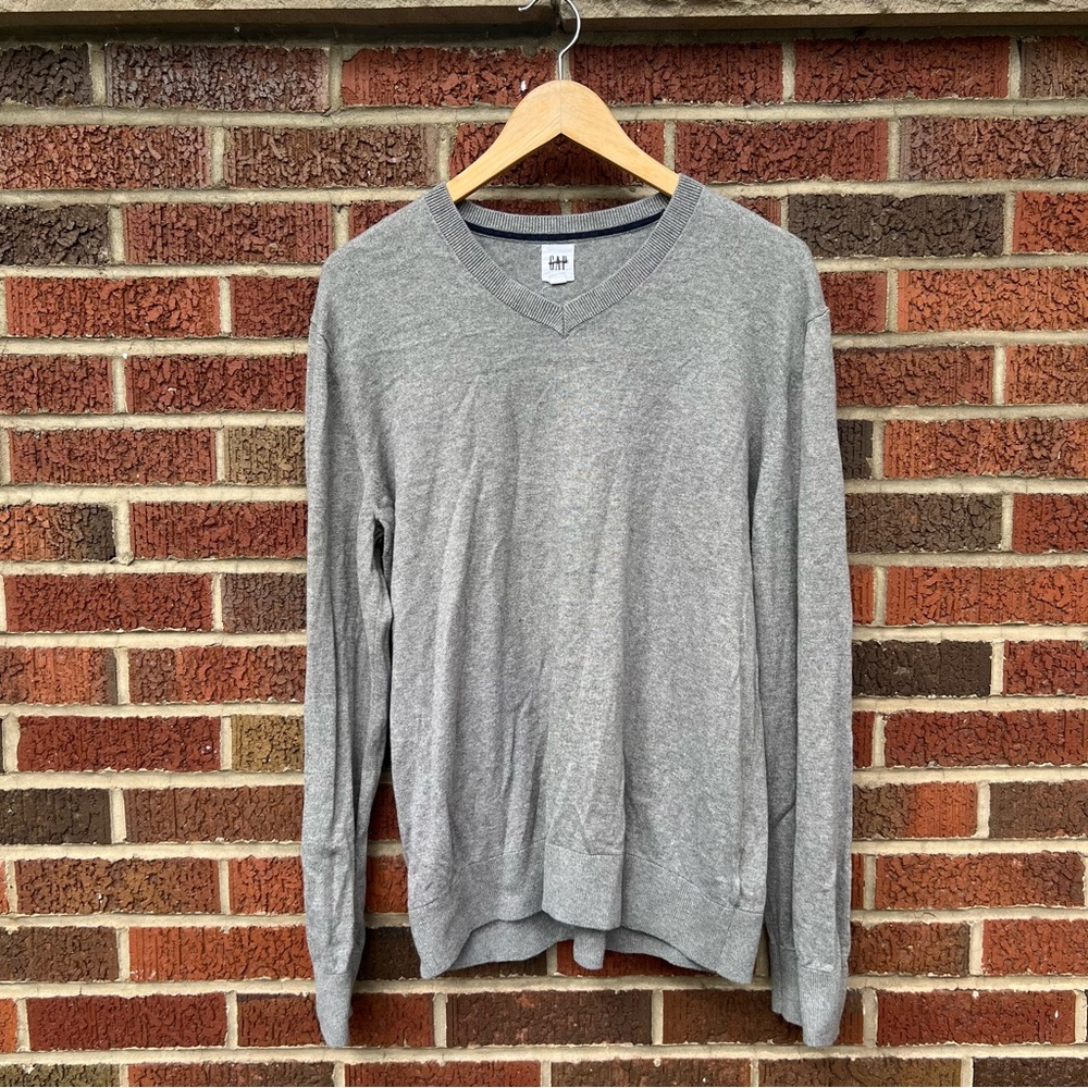 GAP Heathered Gray V Neck Pullover Sweater